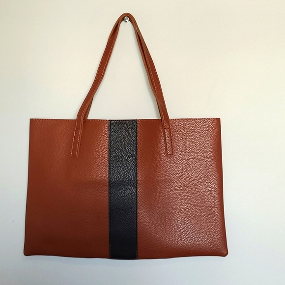Vince Camuto Handbags - Vince Camuto vegan leather tote